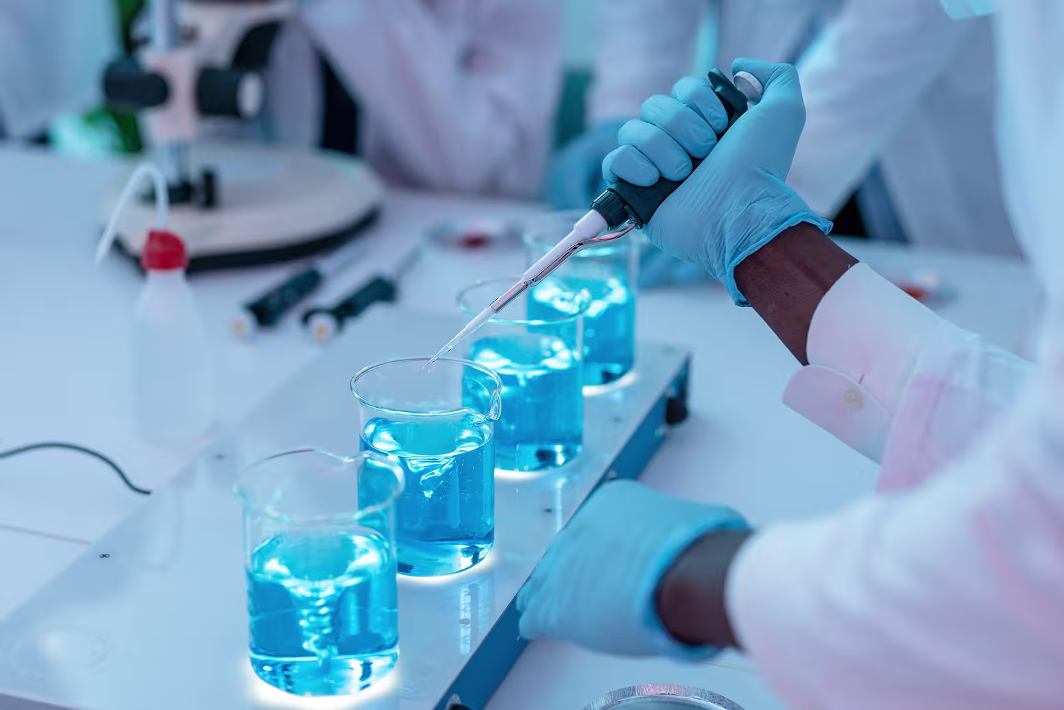 Distribution in the chemical industry: safety, precision and logistical efficiency